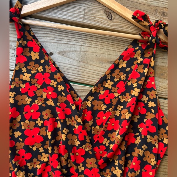 Women’s Willow & Root Large Floral V-Neck Blouse Tank Top - Picture 7 of 12